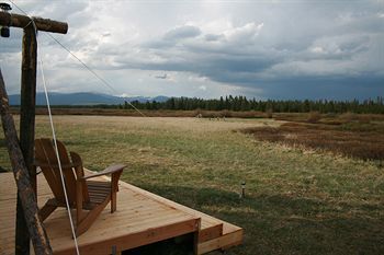 Yellowstone Under Canvas Hotel Yellowstone National Park Exterior photo