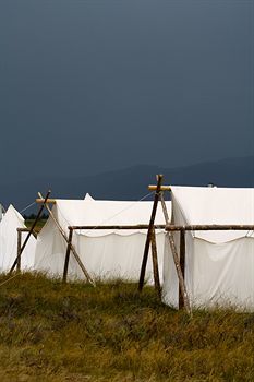 Yellowstone Under Canvas Hotel Yellowstone National Park Exterior photo