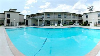 Days Inn & Suites By Wyndham Kinder Exterior photo