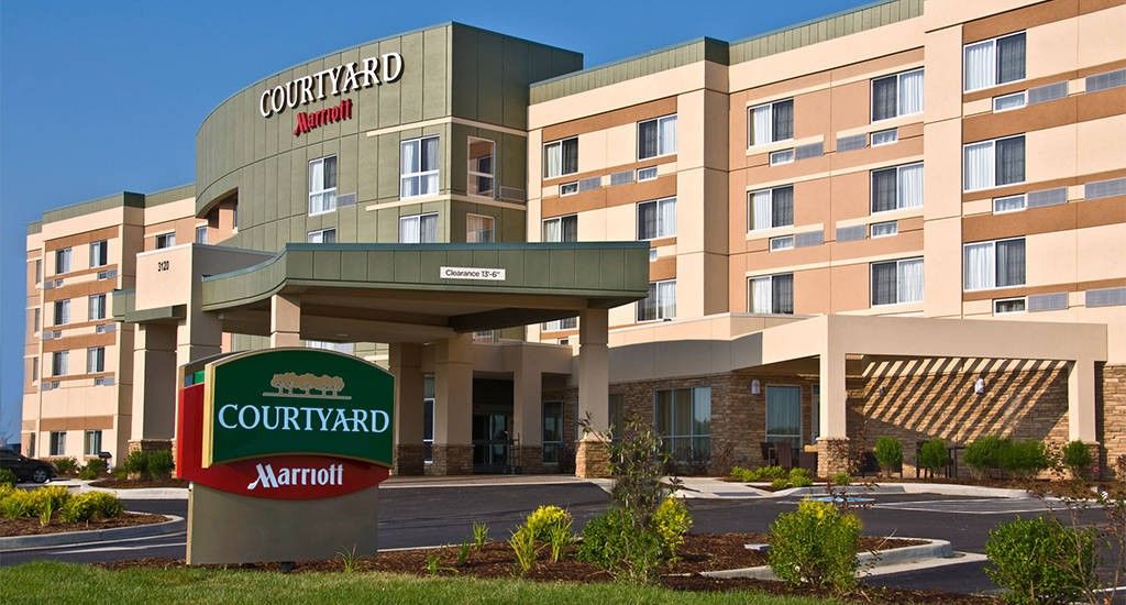 Courtyard By Marriott Holland Downtown Hotel Exterior photo