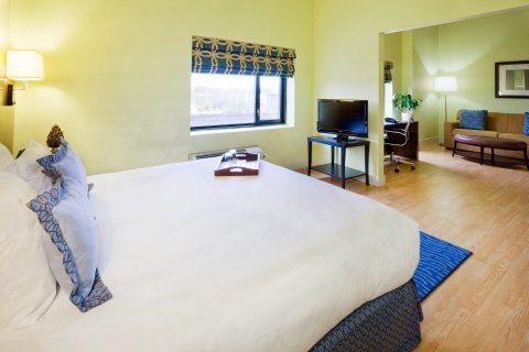 Hotel Indigo Rahway-Newark Room photo