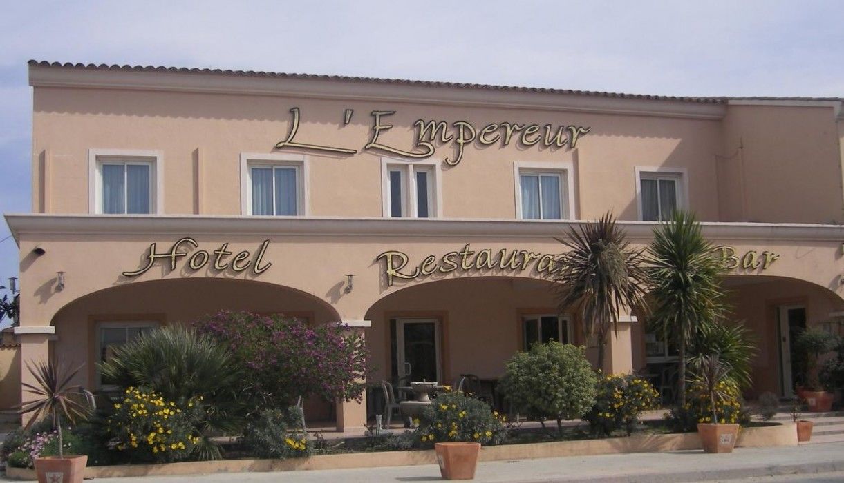 Hotel Restaurant L' Empereur Aleria  Exterior photo