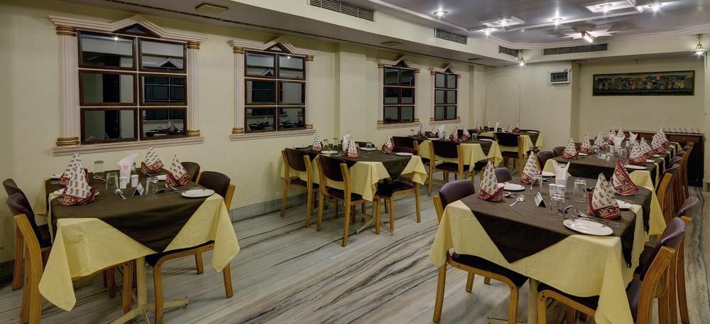 Oyo 15359 Hotel Kachandeep Jaipur Restaurant photo