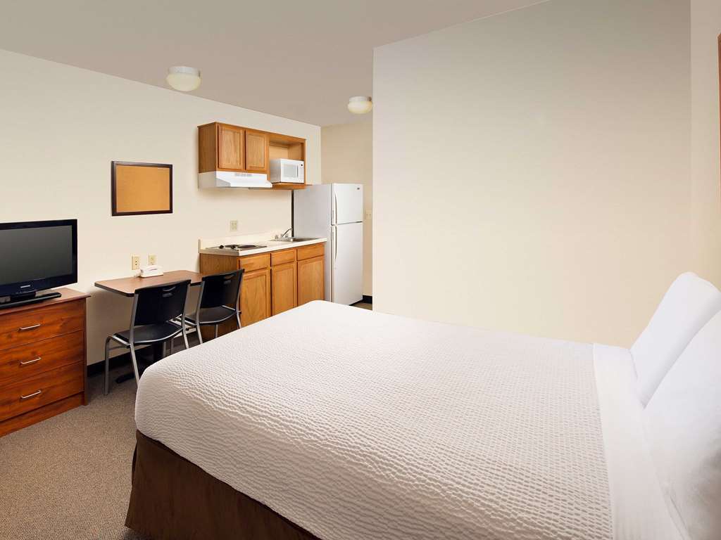 Woodspring Suites Texas City Room photo