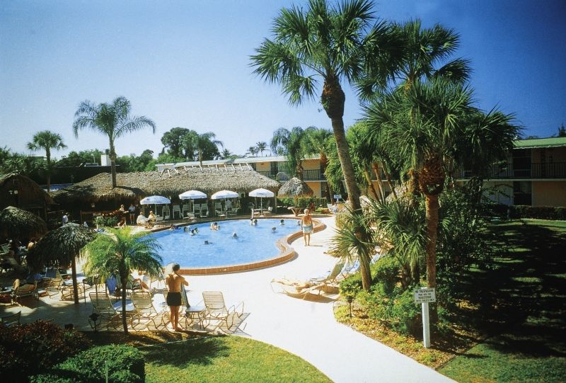 Gulfcoast Inn Naples Exterior photo