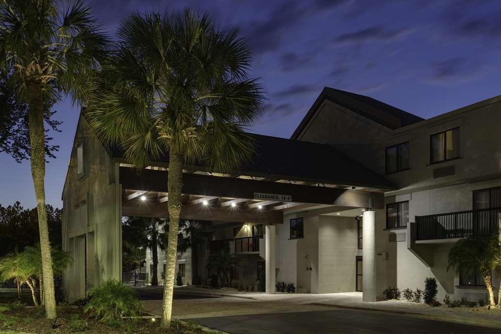 Doubletree By Hilton Gainesville Exterior photo