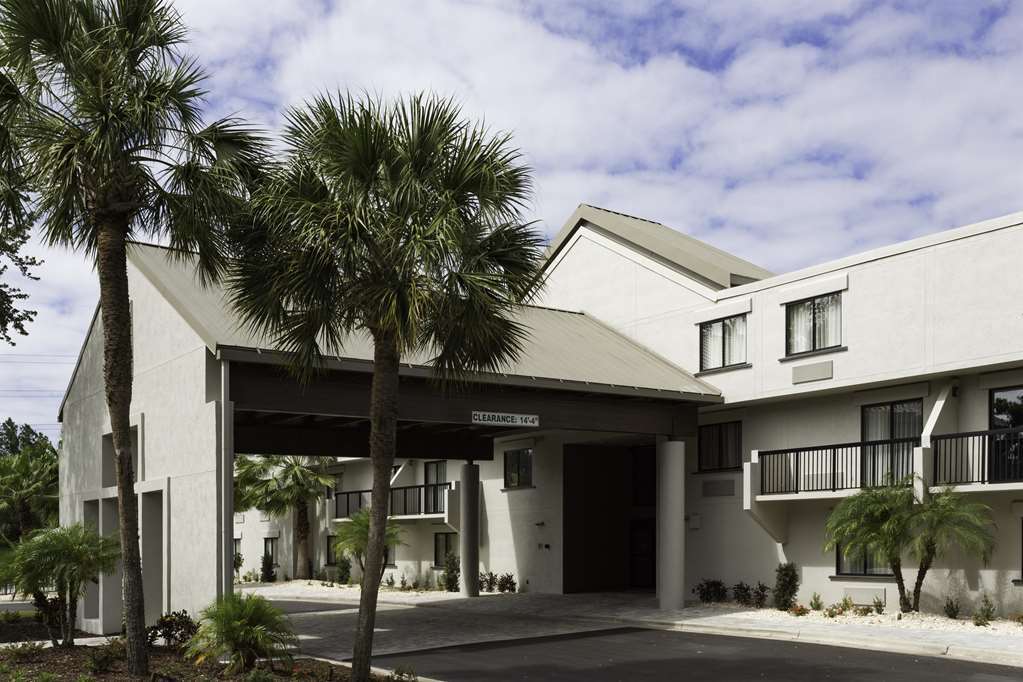 Doubletree By Hilton Gainesville Exterior photo