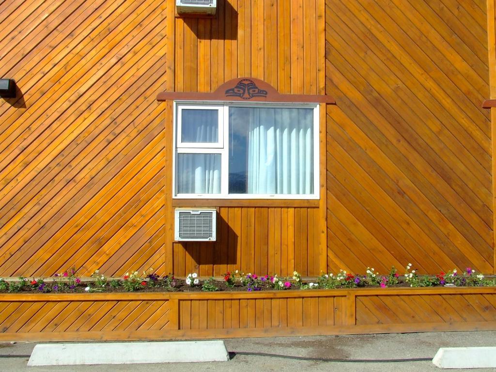 The Yukon Inn Whitehorse Exterior photo