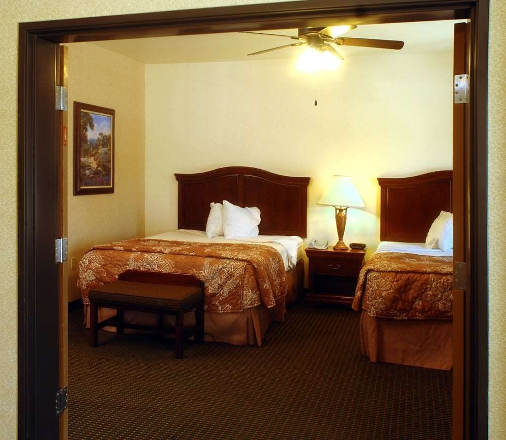 Inn On Barons Creek Fredericksburg Room photo