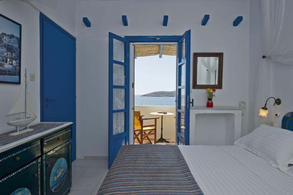 Blue Dolphin Antiparos Villas And Suites Agios Georgios  Exterior photo