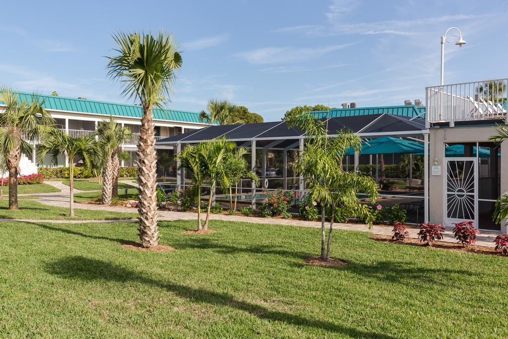 Sanibel Arms West Hotel Exterior photo