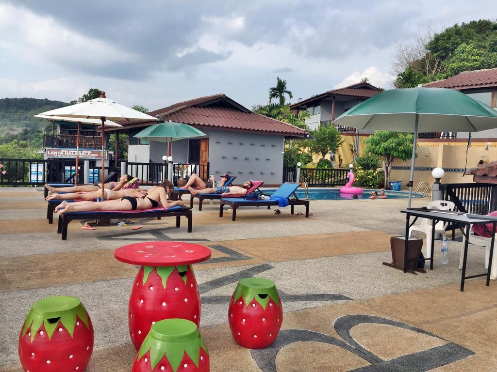 Lanta Halabala Resort Koh Lanta Exterior photo