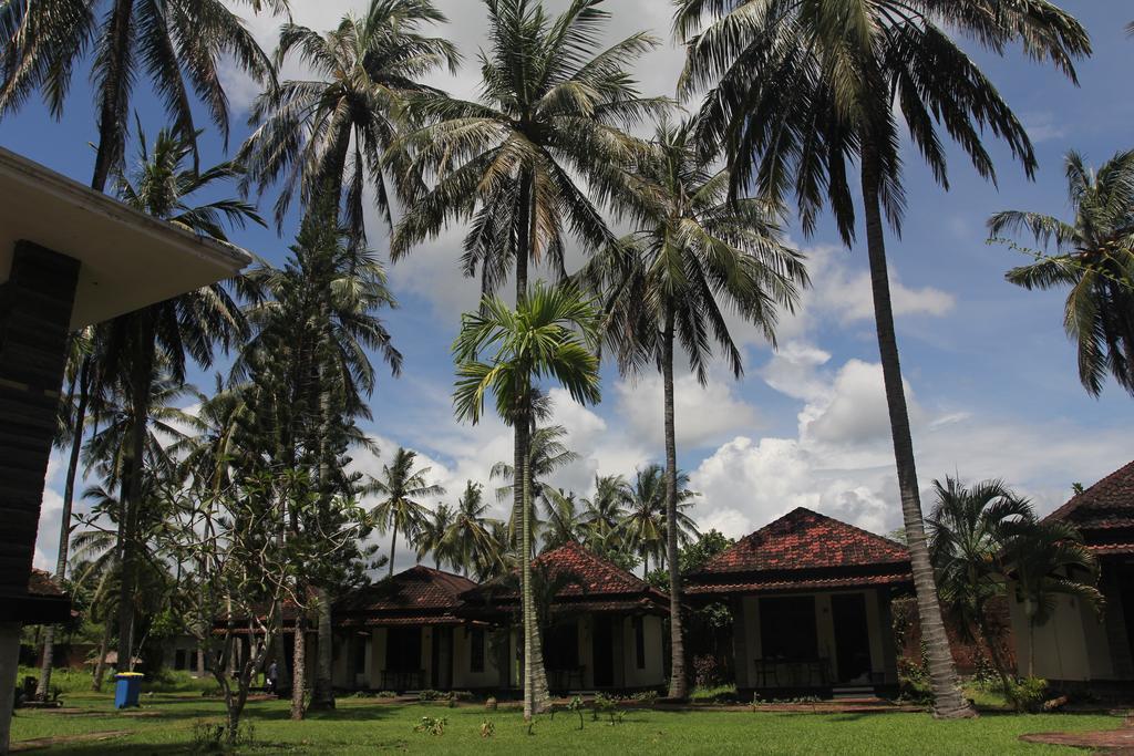 Kuta Indah Hotel Exterior photo