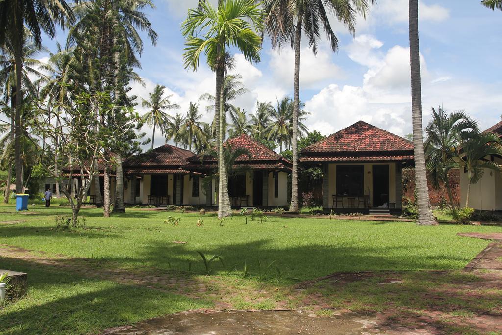 Kuta Indah Hotel Exterior photo