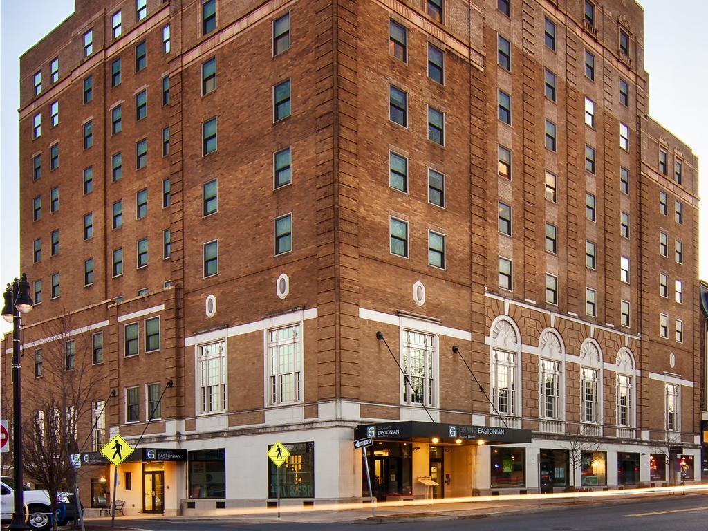 Grand Eastonian Hotel & Suites Easton Exterior photo