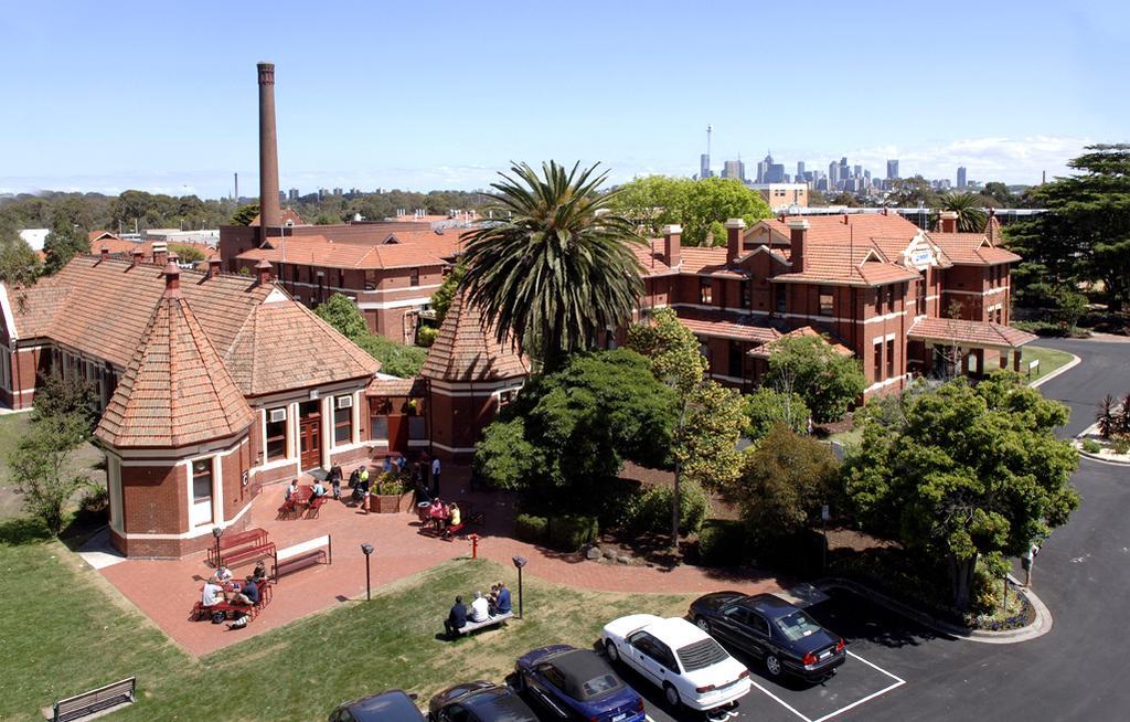 Yarra House Hostel Melbourne Exterior photo