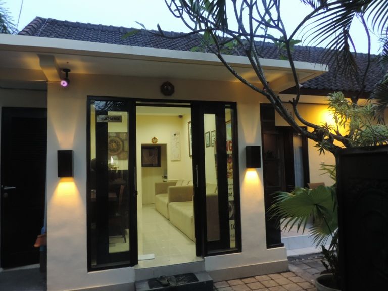 Legian Guest House Kuta  Exterior photo