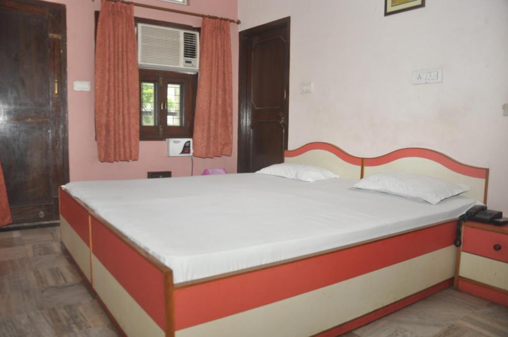Aapnni Hotel Jaipur Room photo