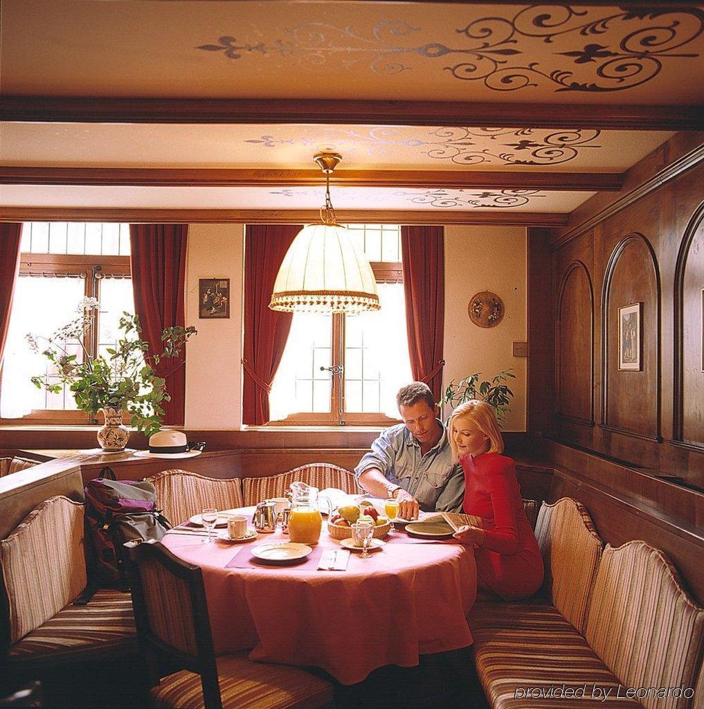 Le Petit Charme-Inn Zermatt Restaurant photo