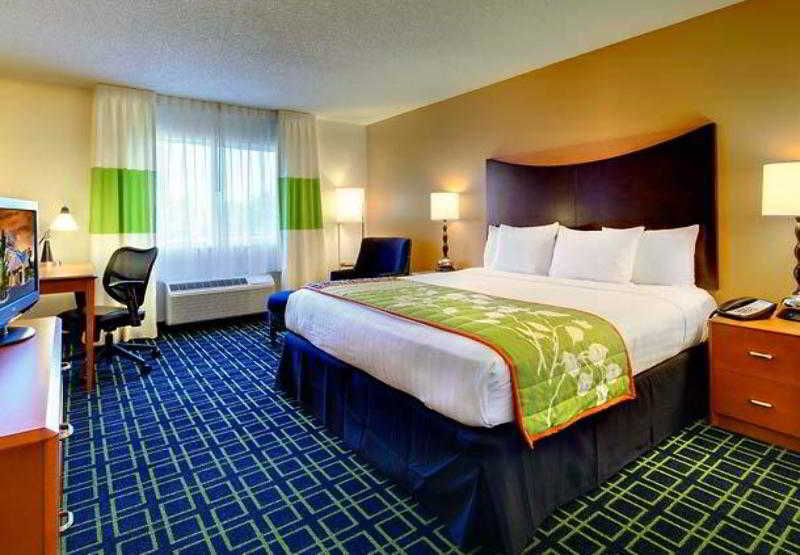 Fairfield Inn And Suites St Petersburg Clearwater Pinellas Park Room photo