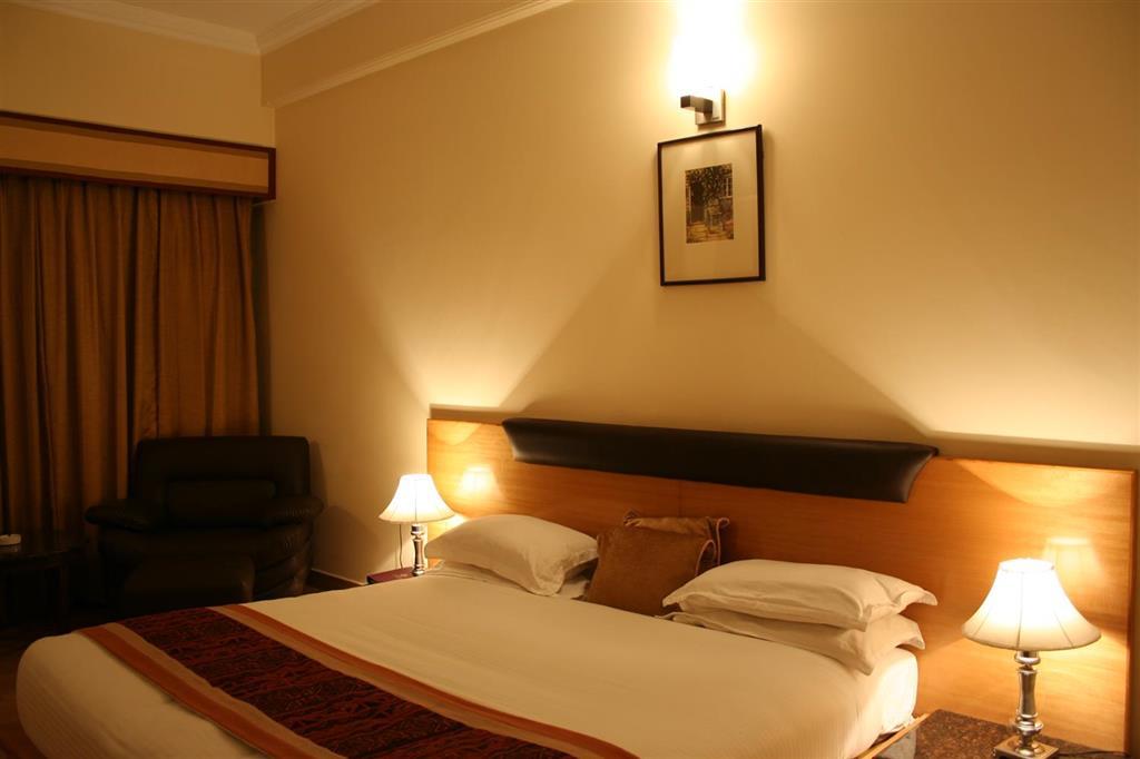 Golden Tulip Amritsar Hotel Room photo