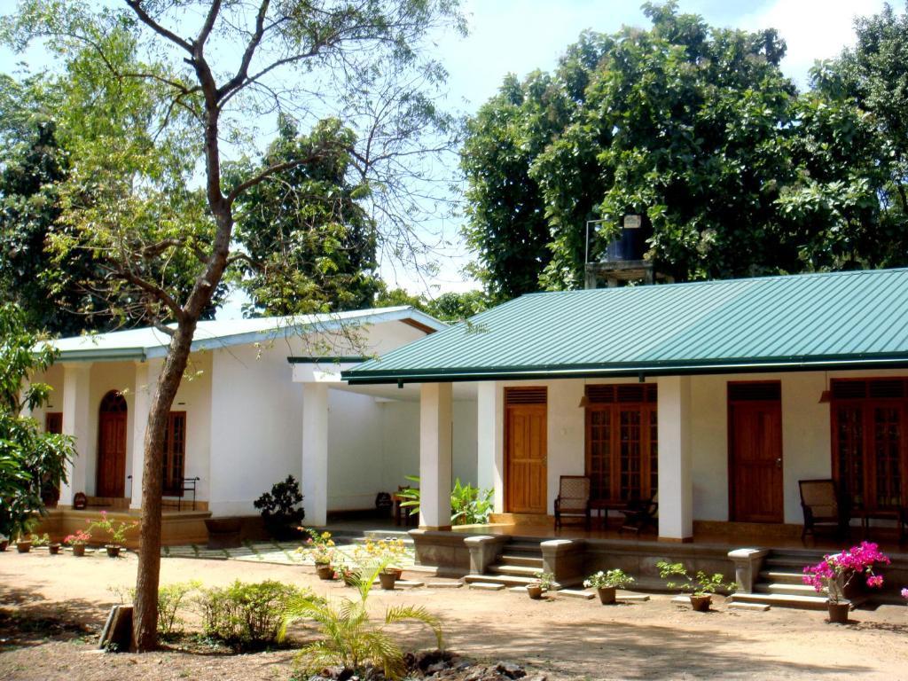 Le Grand Meaulnes Hotel Habarana Exterior photo