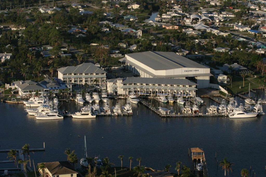 Pirate'S Cove Resort And Marina - Stuart Room photo