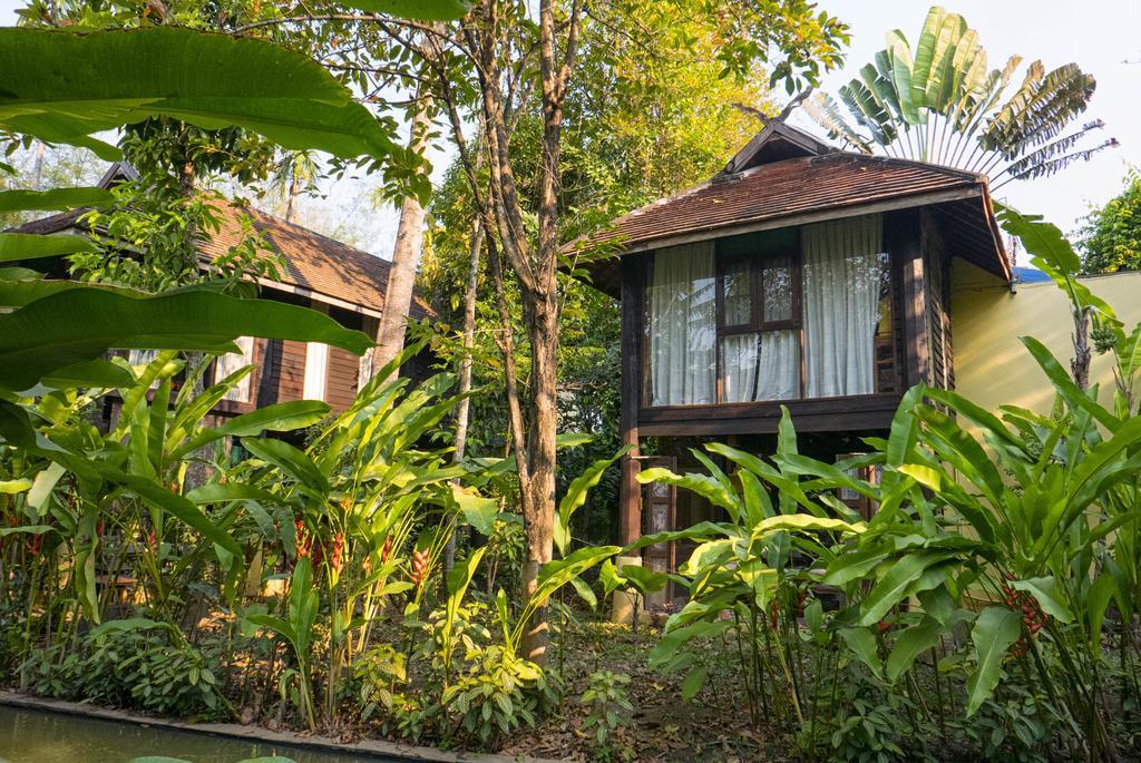 Ban Sabai Village Resort & Spa Chiang Mai Exterior photo