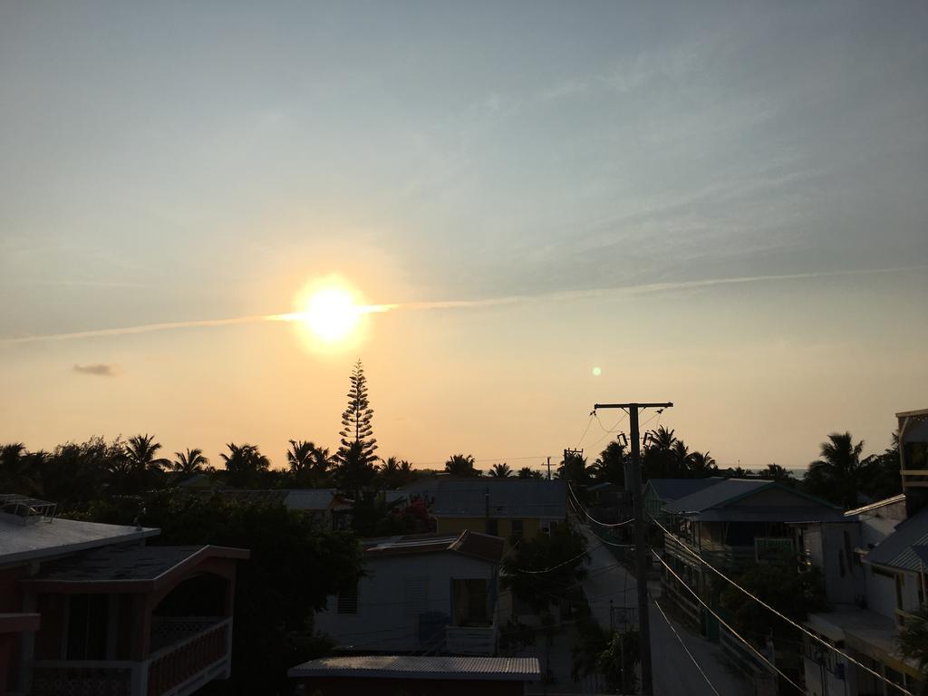 Tropical Paradise Caye Caulker Exterior photo