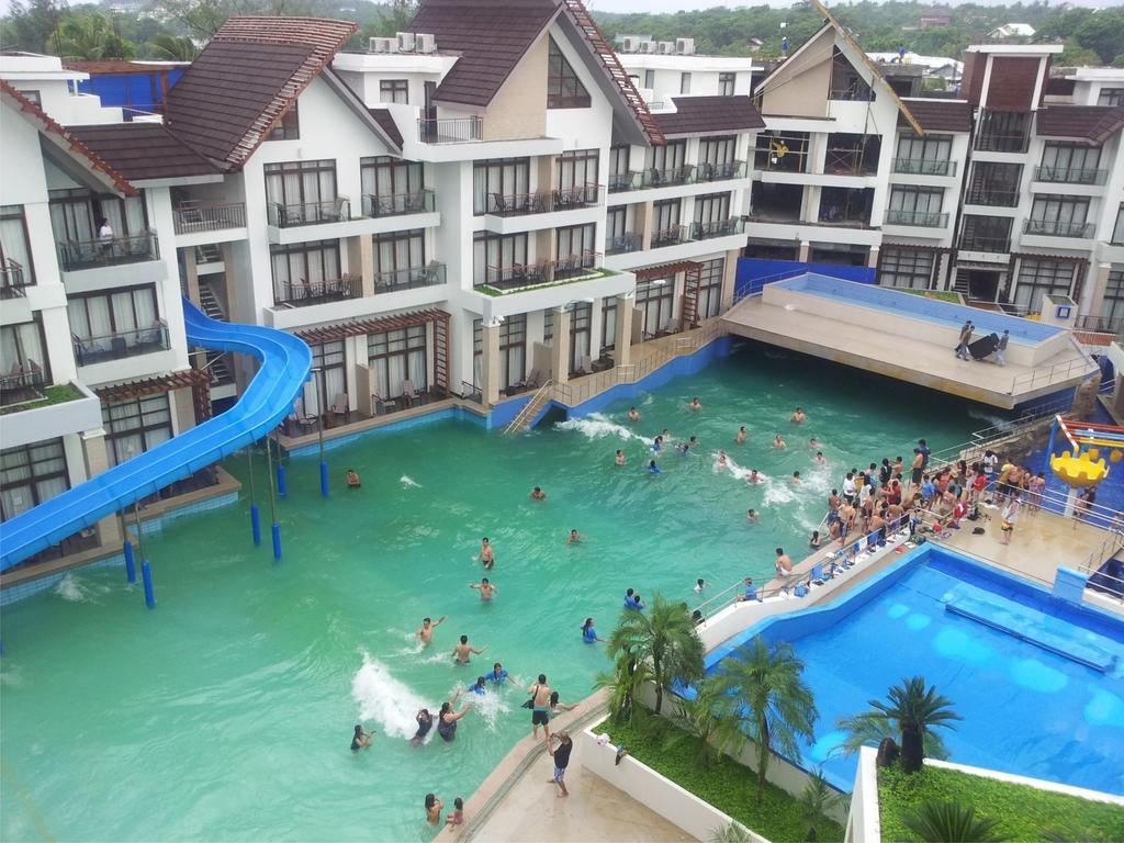 Crown Regency Resort And Convention Center Balabag  Exterior photo