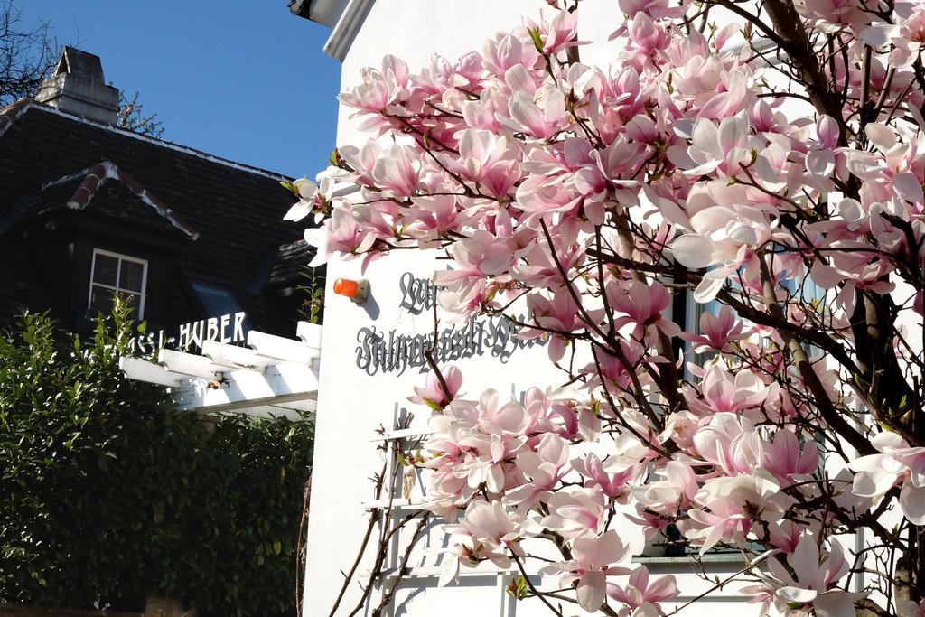 Hotel Landhaus Fuhrgassl-Huber Vienna Exterior photo