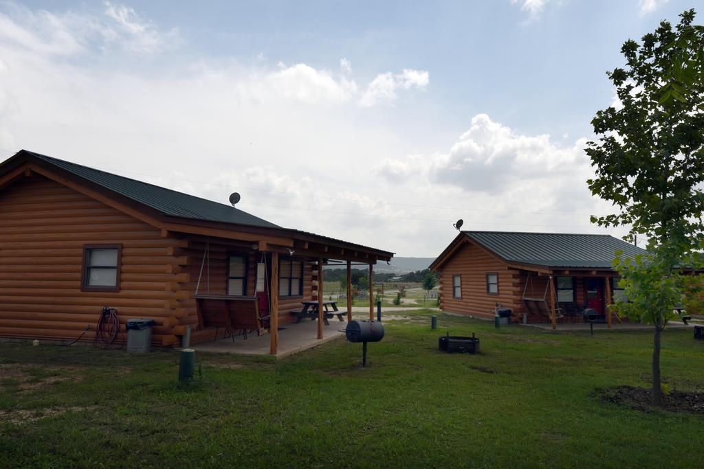 River Bluff Cabins Rio Frio Exterior photo