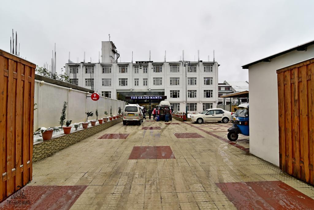The Grand Mamta Hotel Srinagar  Exterior photo