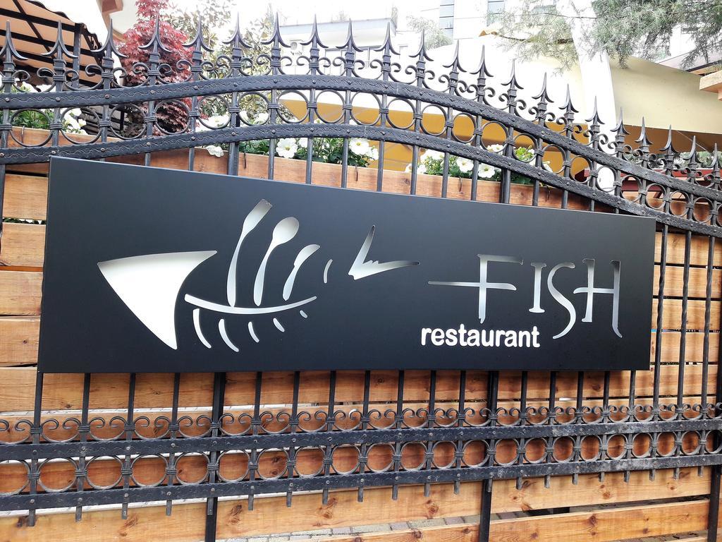 Hotel Aristocrat & Fish Restaurant Skopje Exterior photo