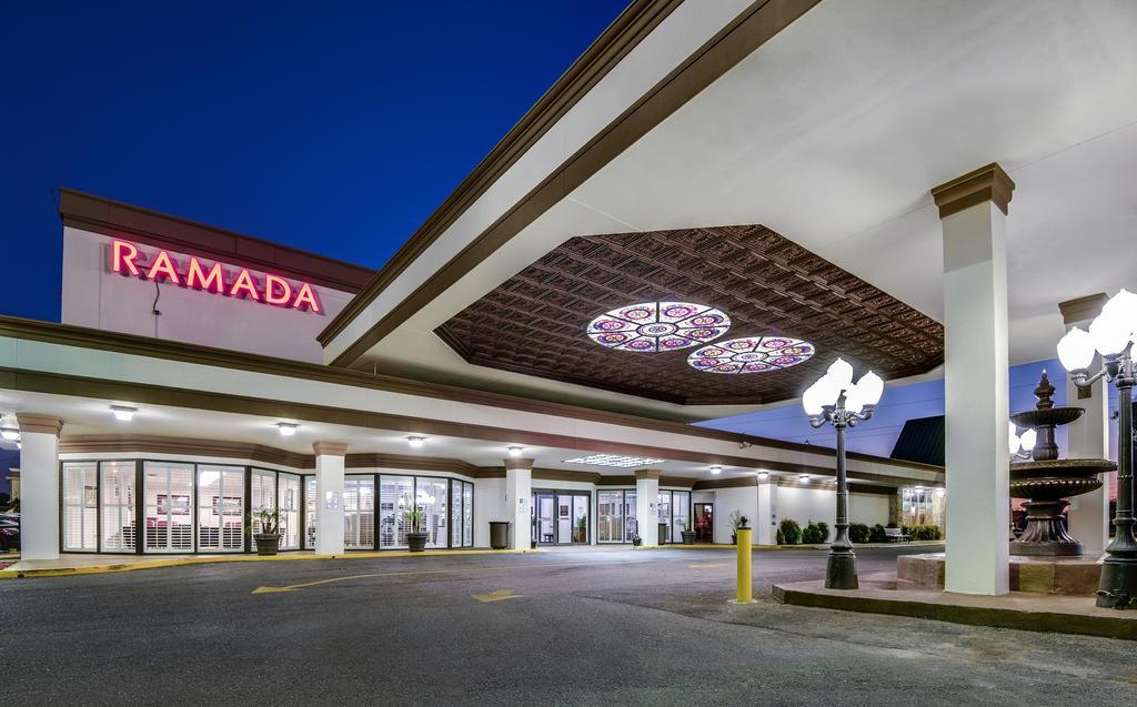 Ramada By Wyndham Metairie New Orleans Airport Hotel Exterior photo