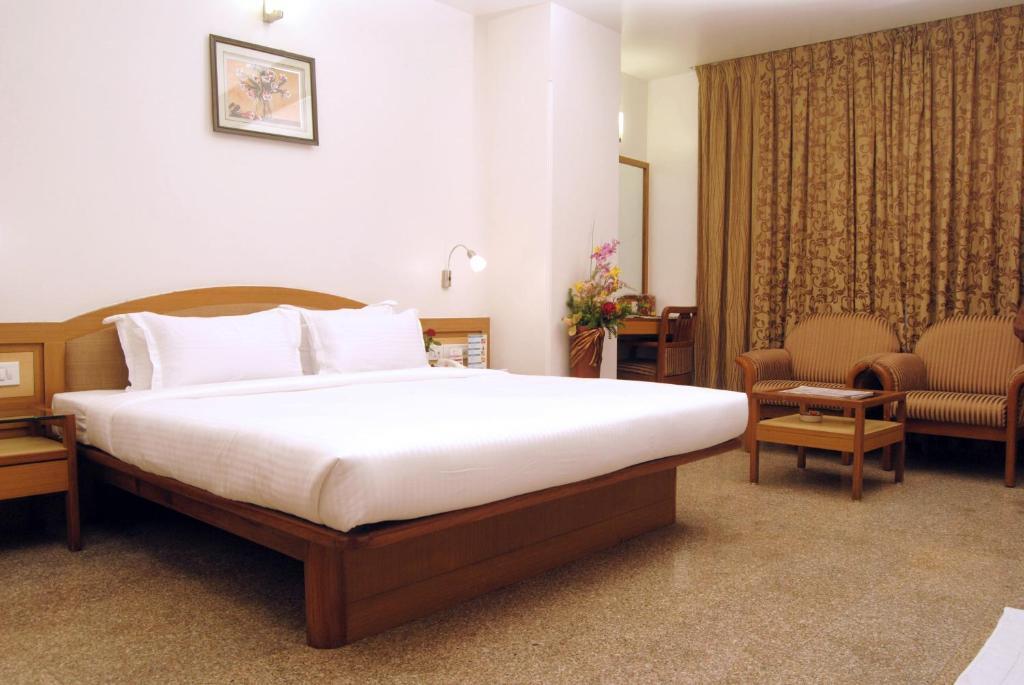 The Ambience Hotel Pune Room photo