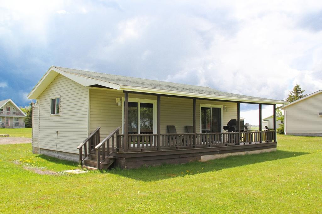 Swept Away Cottages Cavendish Exterior photo