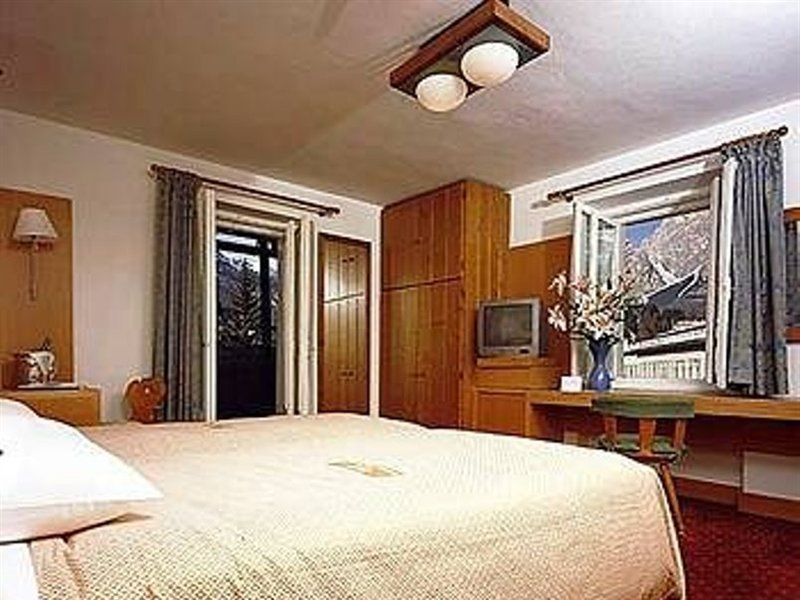 Hotel Majoni Cortina d'Ampezzo Room photo