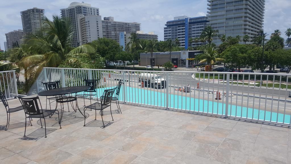 Travelodge By Wyndham Fort Lauderdale Beach Exterior photo