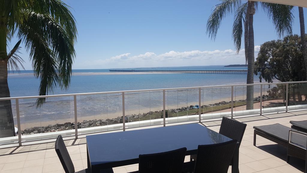 Pier Resort Urangan Exterior photo