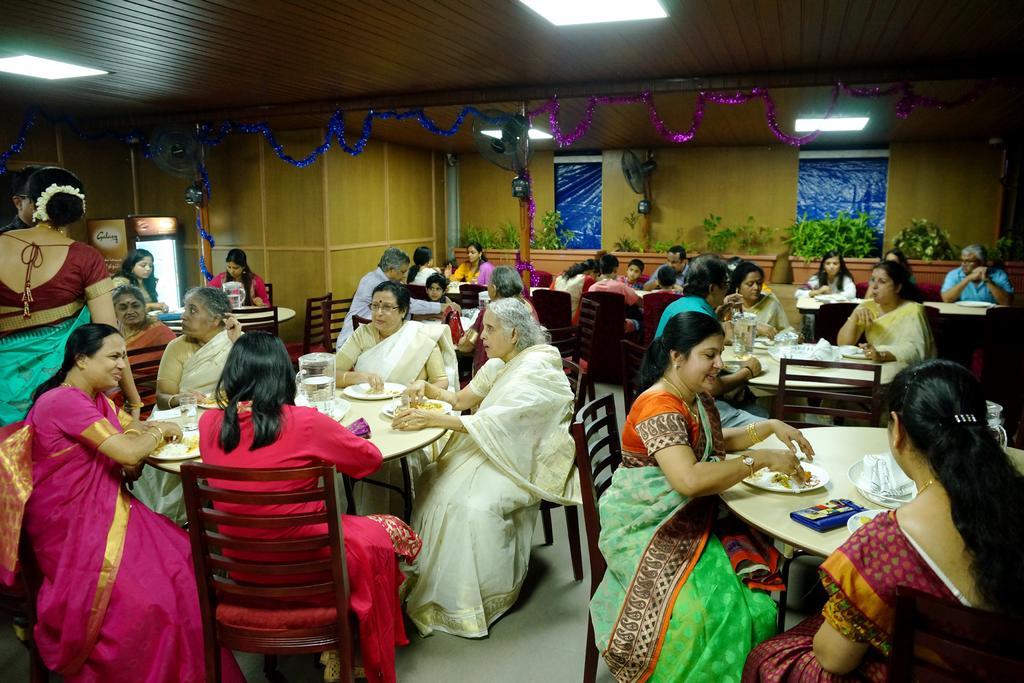 Srivar Hotels Guruvayur Exterior photo