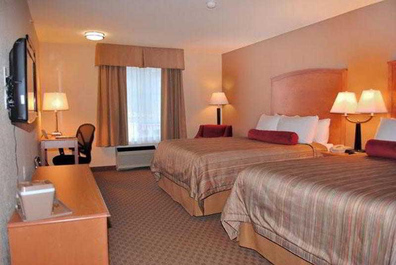 Mountain Retreat Hotel Squamish Room photo