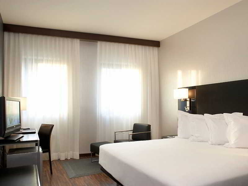 Ac Hotel Almeria By Marriott Room photo