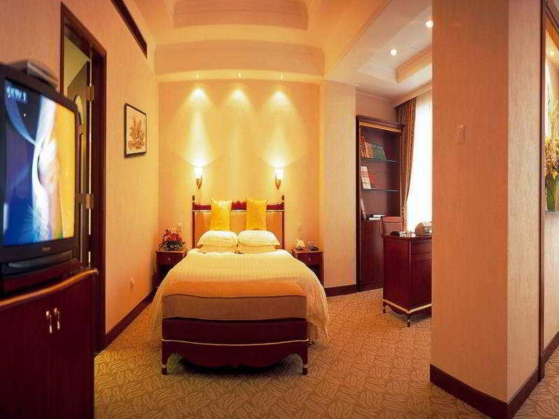 Citic Ningbo International Hotel Room photo