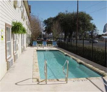 Fredericksburg Hill Country Hotel Exterior photo