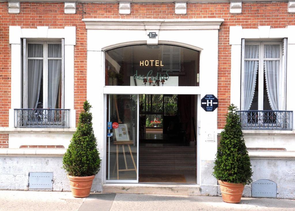 Hotel Des Cedres Orleans Exterior photo