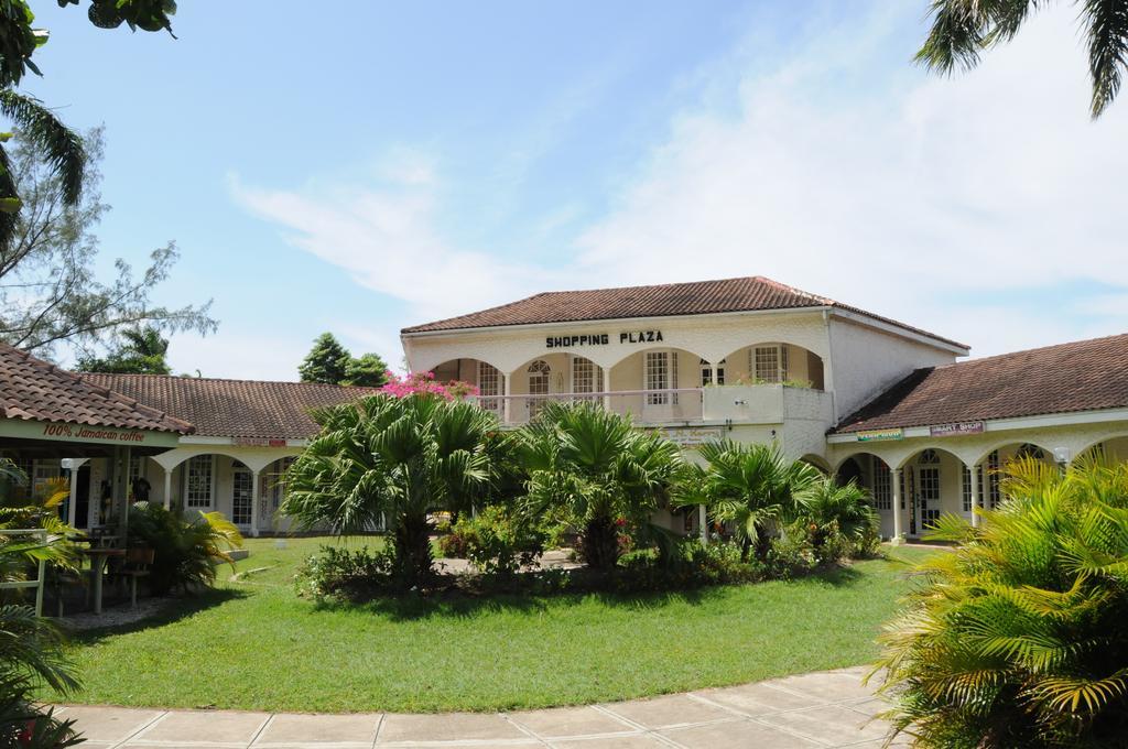 Doctors Cave Beach Hotel Montego Bay Exterior photo