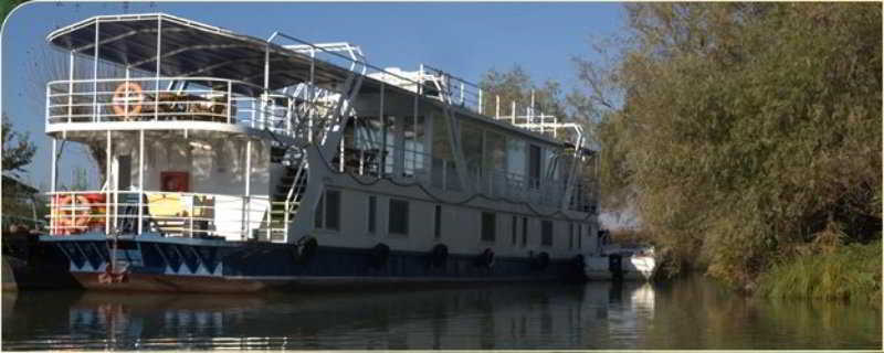 Botel Gggociman Crisan  Exterior photo