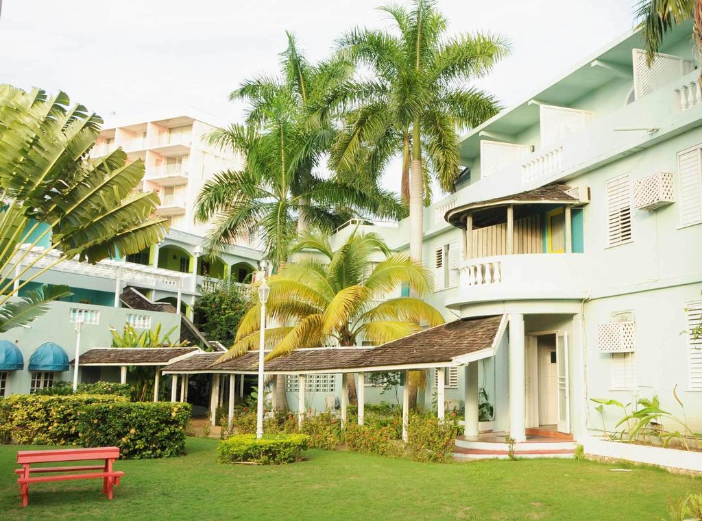 Doctors Cave Beach Hotel Montego Bay Exterior photo