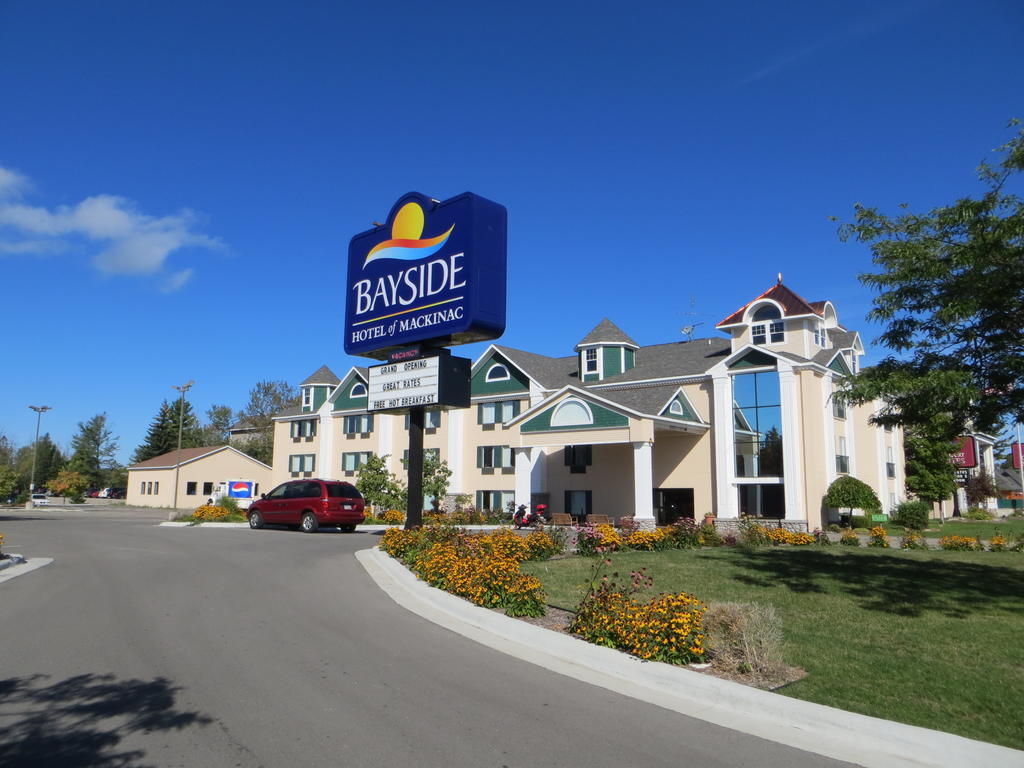 Bayside Hotel Of Mackinac Mackinaw City Exterior photo